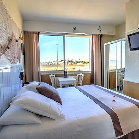 ホテル Logis Reve De Sable ロワイヤン